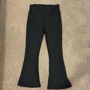 Z by Zella Flare Crop Leggings Black Size M NWOT